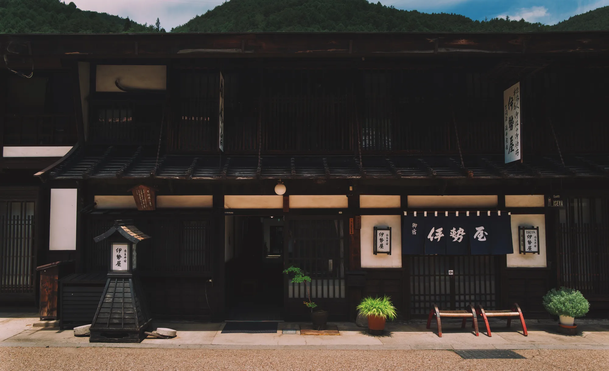 Iseya merchant house facade in Narai post town