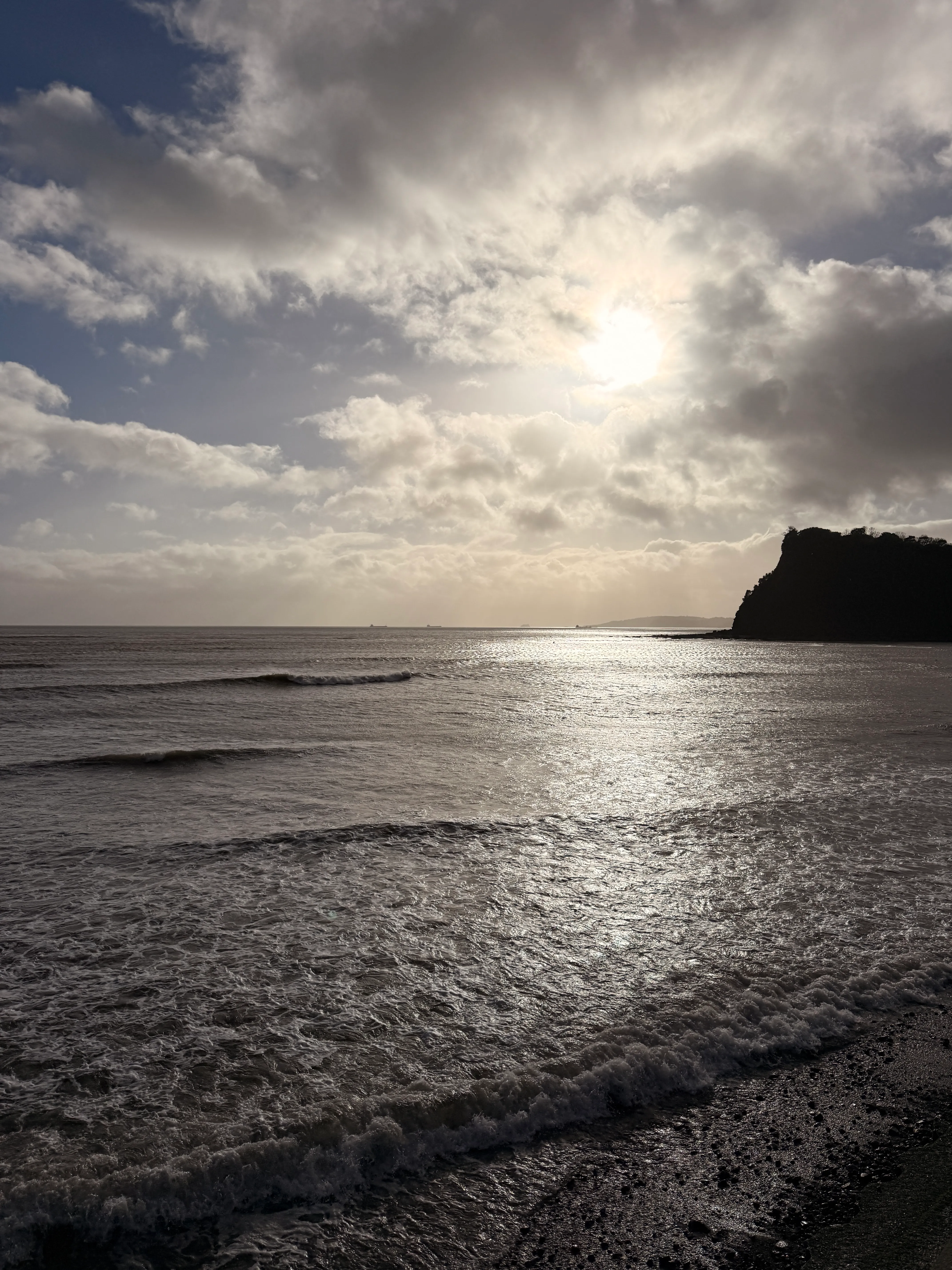 Sea at 11:46, 6 Dec 2025