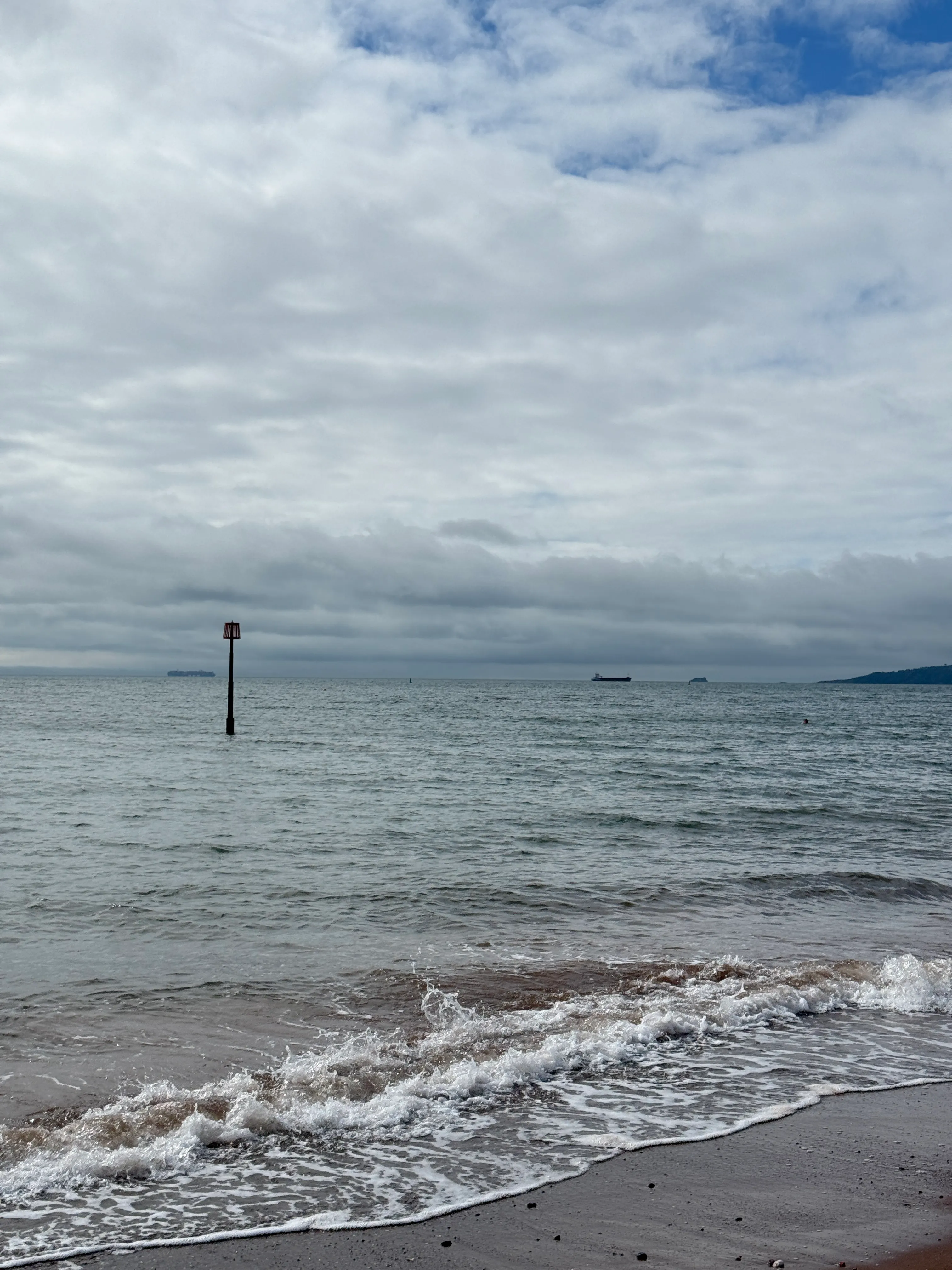 Sea at 09:44, 17 Jul 2025