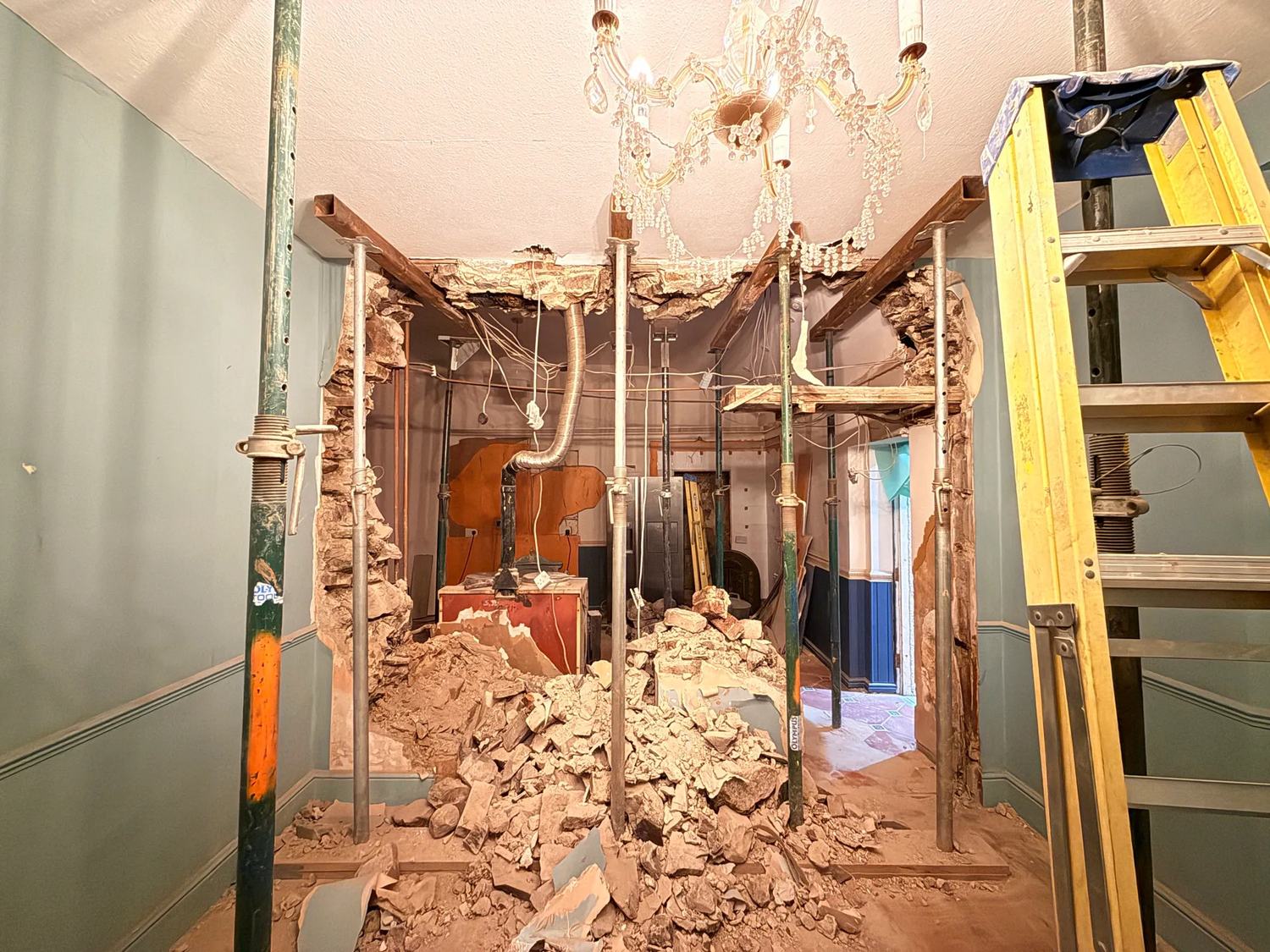 End of week 1 and we are firmly in the ‘worse before it gets better’ phase where it looks — photo 1 of 2.